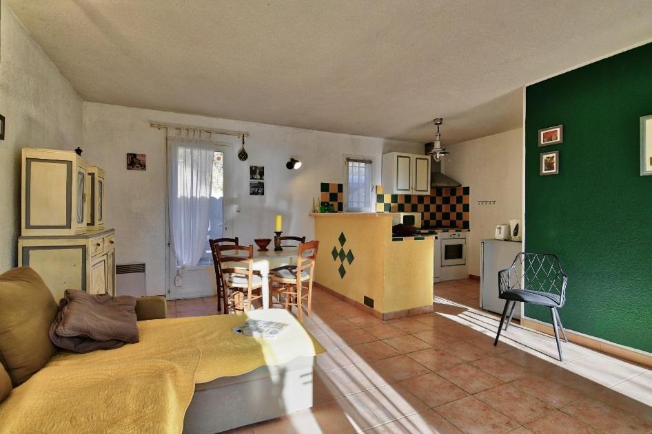 L'Oustaou Du Luberon Et Spa Villelaure Экстерьер фото