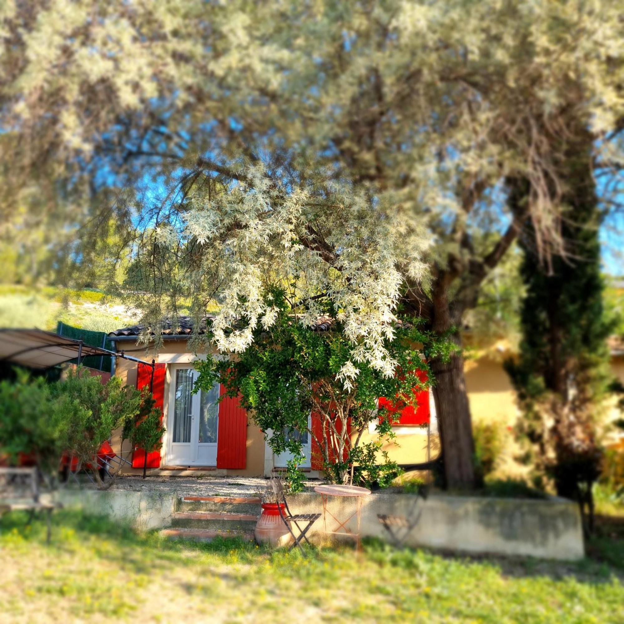 L'Oustaou Du Luberon Et Spa Villelaure Экстерьер фото