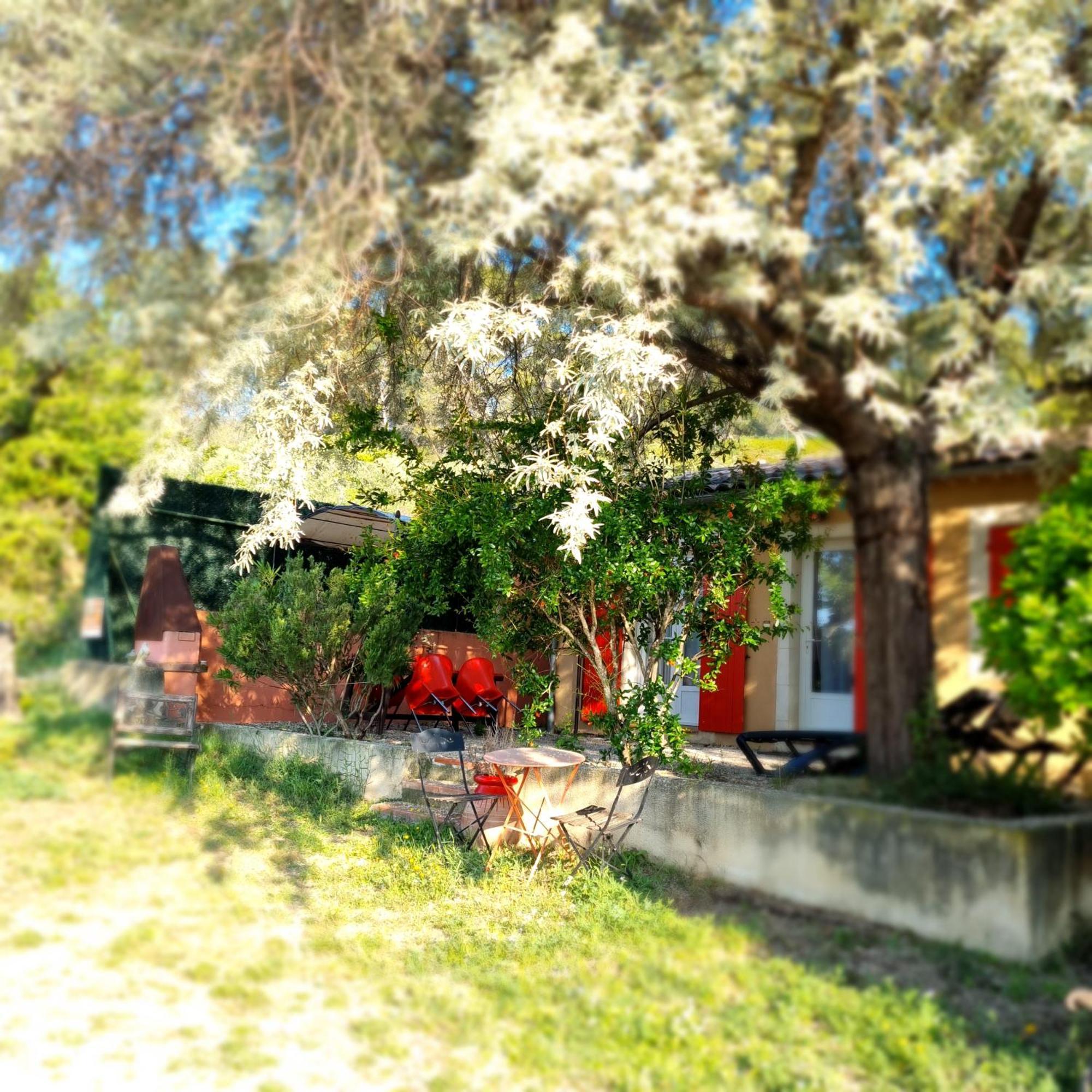 L'Oustaou Du Luberon Et Spa Villelaure Экстерьер фото